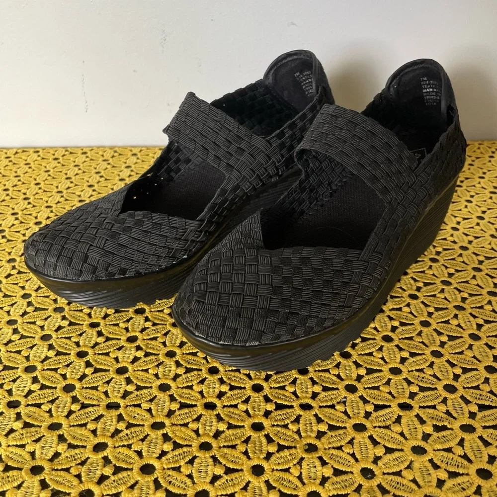 NWOT St. John's Bay Black Woven Wedge Shoes, Size 7 - Picture 2 of 7